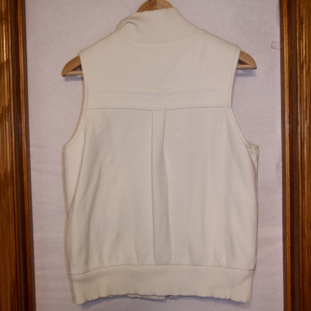 Old Navy Winter White Soft and Fuzzy Vest - Picture 4 of 6